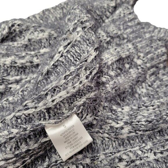 Olive + Oak Fuzzy Sleeveless Cardigan Size S - Picture 2 of 7